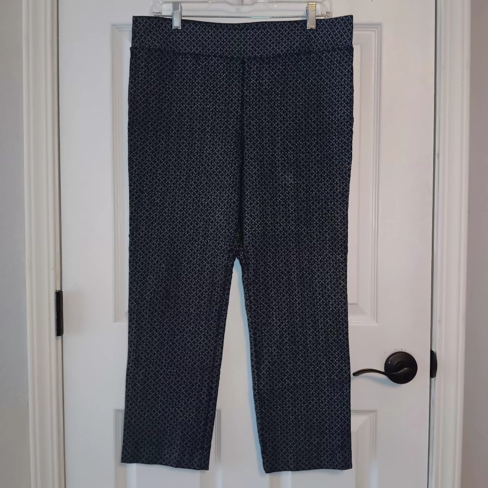 Margaret M Straight Leg Slimming Pull-on Ankle Pants - Picture 1 of 6